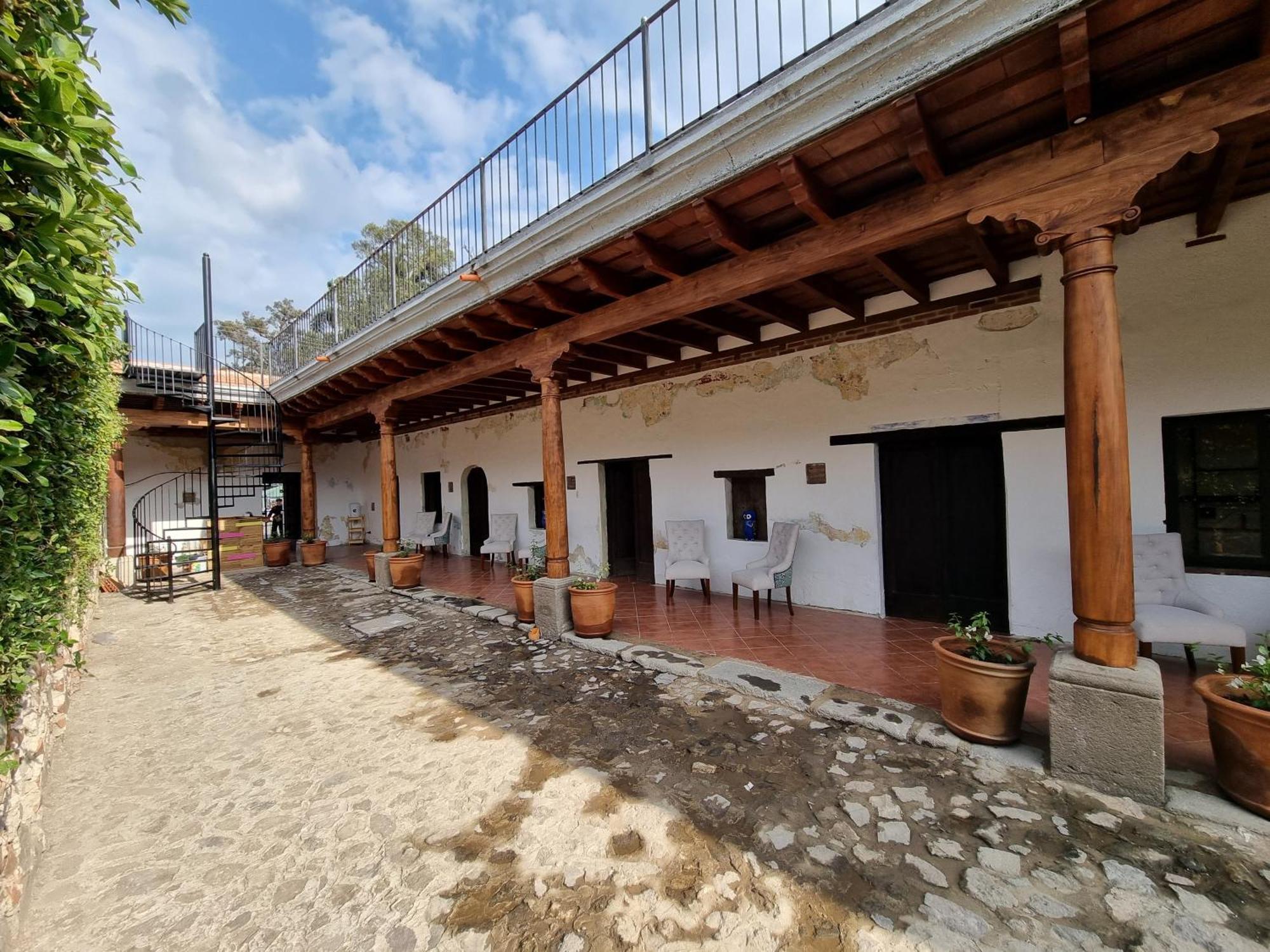 Central Hostel San Sebastian Antigua Exterior photo