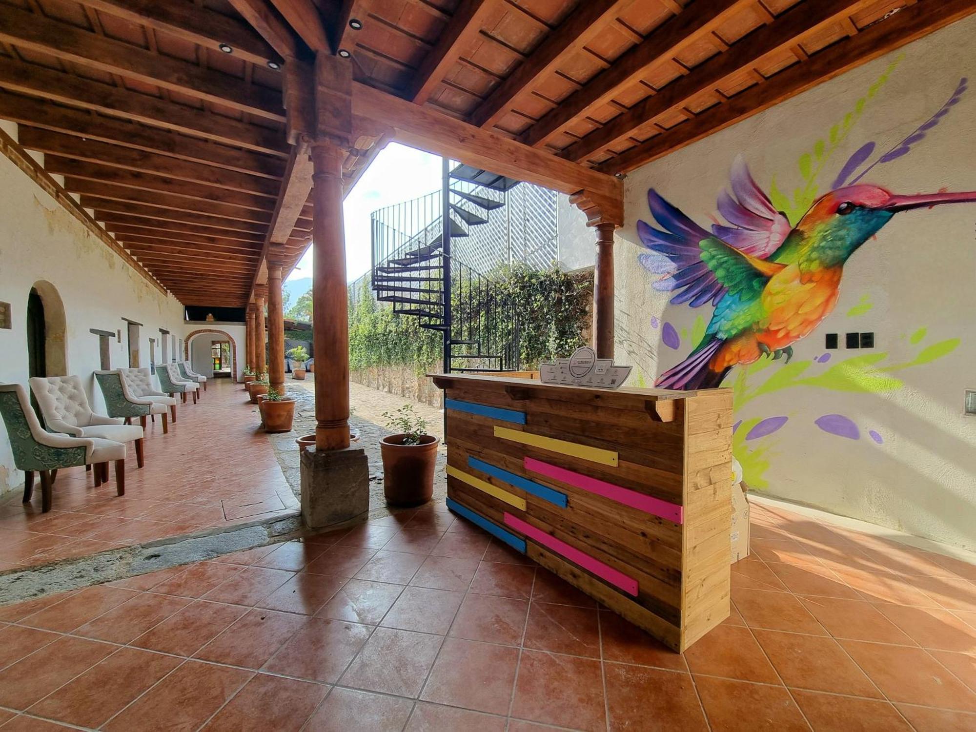 Central Hostel San Sebastian Antigua Exterior photo